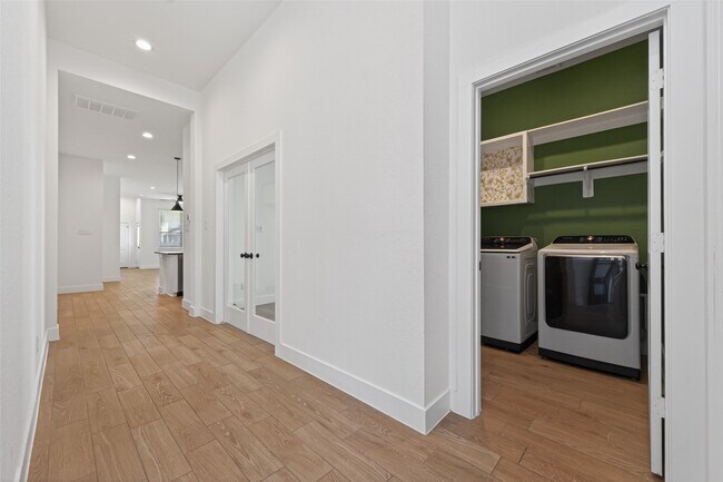 Building Photo - 177 Hidden Peak Dr