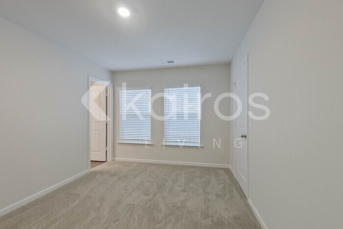 Building Photo - 2179 Banyon Cir