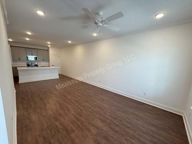 Building Photo - 3BR/3.5BA South Grove For Rent