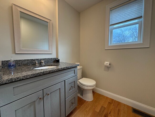 Building Photo - Modern Townhouse for Rent in Haverhill, MA...