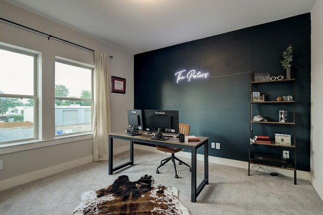 Building Photo - 10934 Brambling Wood Dr