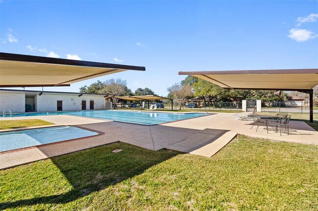 Building Photo - 7202 Squirrel Oak Cir