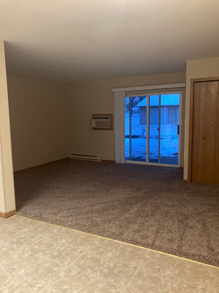 Building Photo - 317 Simonson Rd