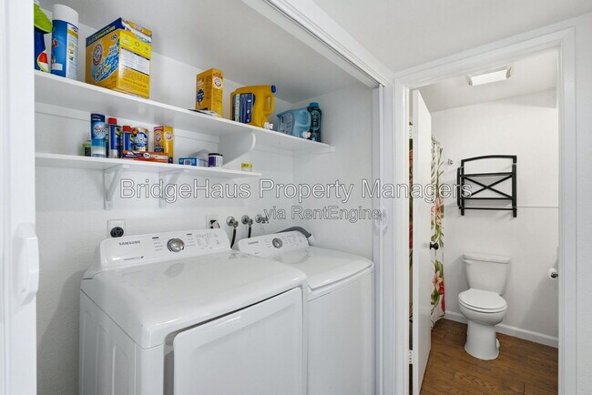 Building Photo - 7328 Tooma St