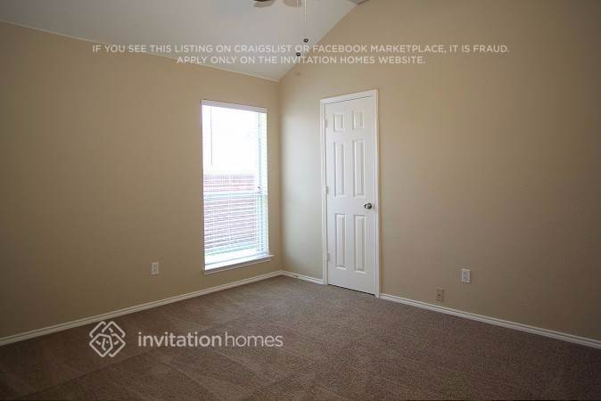 Building Photo - 1704 Windcastle Dr