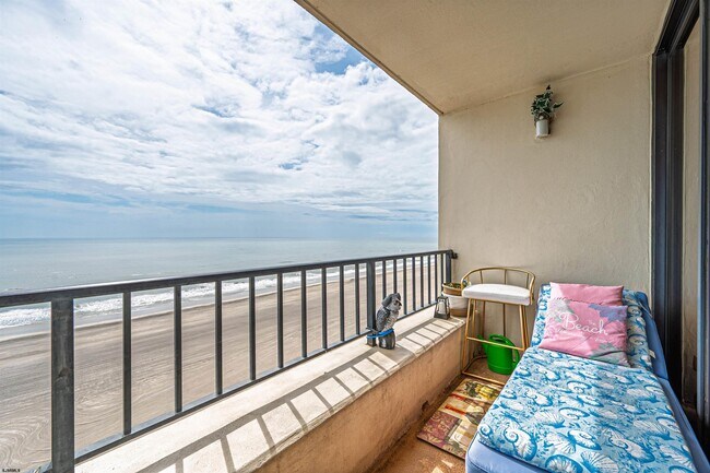 Building Photo - 3851 Boardwalk