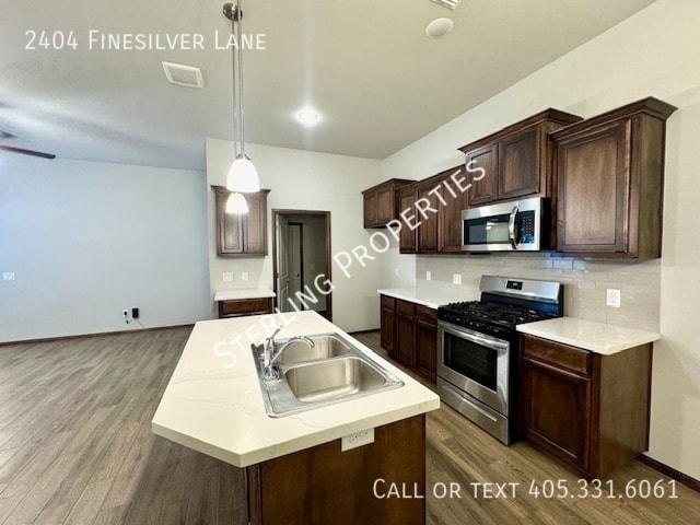 Building Photo - 2404 Finesilver Ln