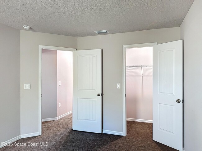 Building Photo - 518 L M Davey Ln