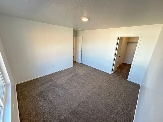 Building Photo - 2974 W Graham Lp