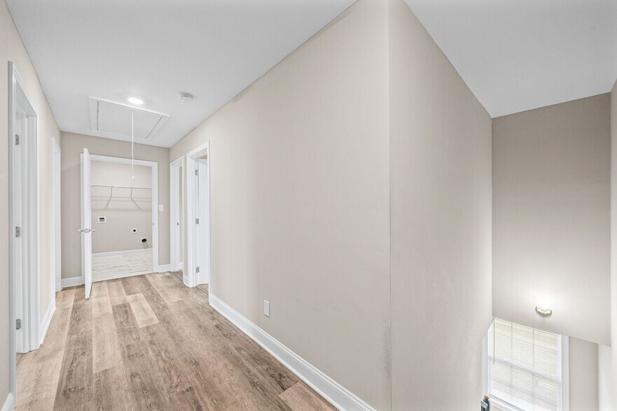 Building Photo - 835 Karmaflux Way