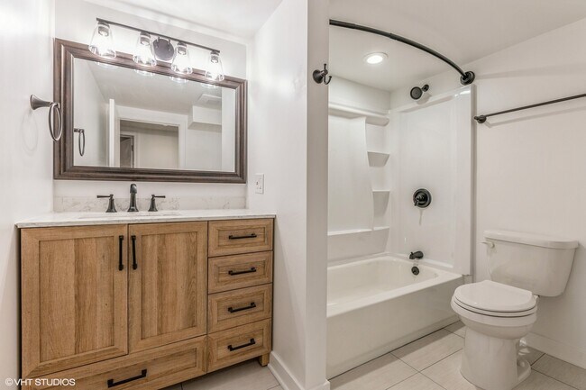 Building Photo - 3721 N Ashland Ave