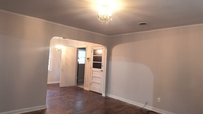 Building Photo - 403 W 35th Ave