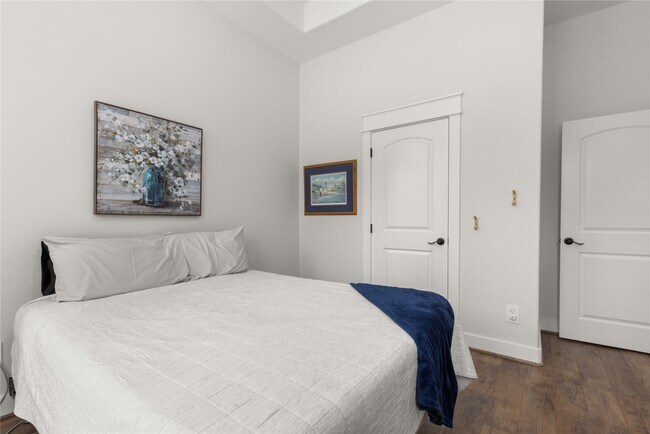 Building Photo - 3559 Pebble Beach Blvd