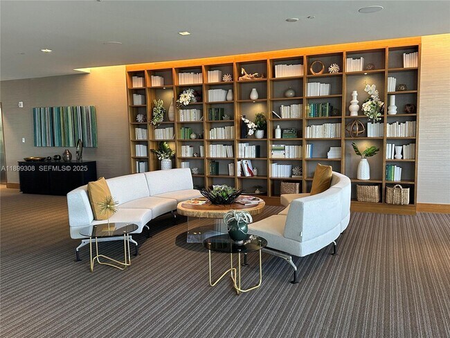 Building Photo - 16385 Biscayne Blvd