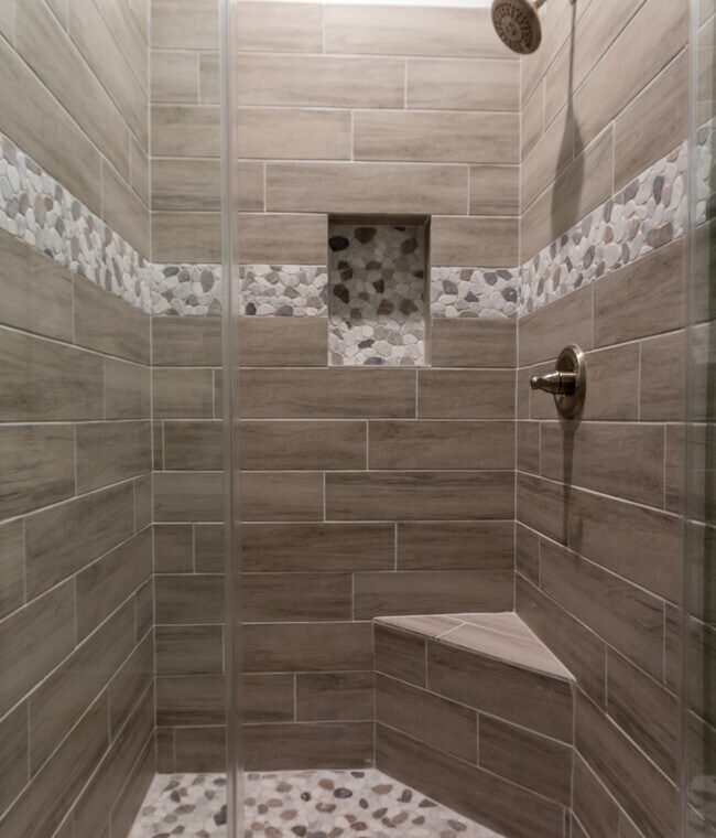 Building Photo - 16511 John Davis Rd