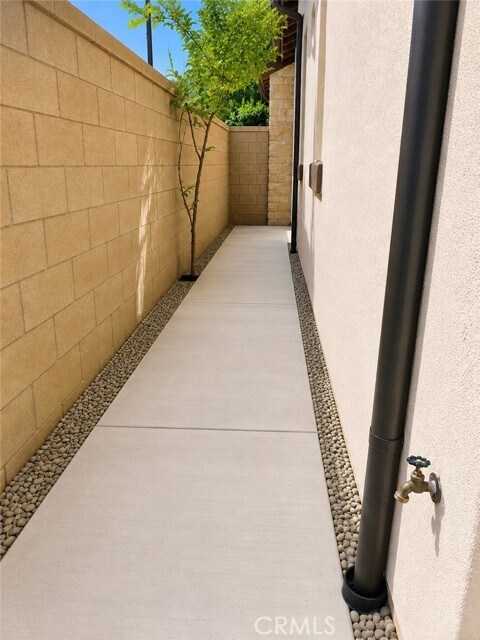 Building Photo - 108 Summer Lilac