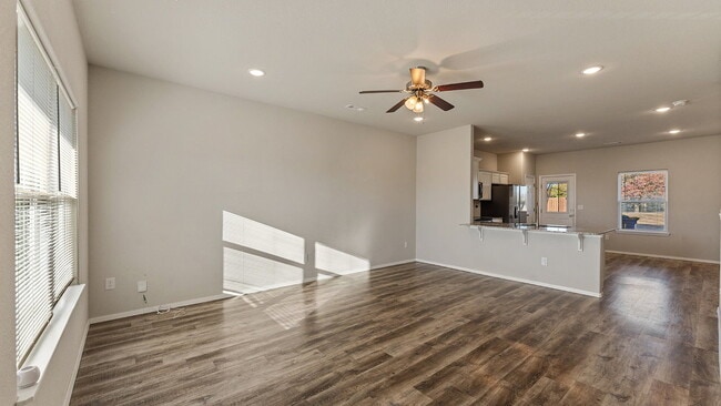 Building Photo - Elegant 4-Bedroom Home in Lakewood Crossing