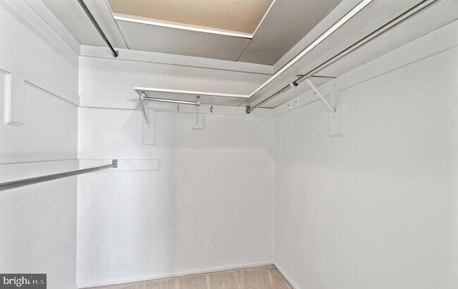 Building Photo - 118 Monroe St