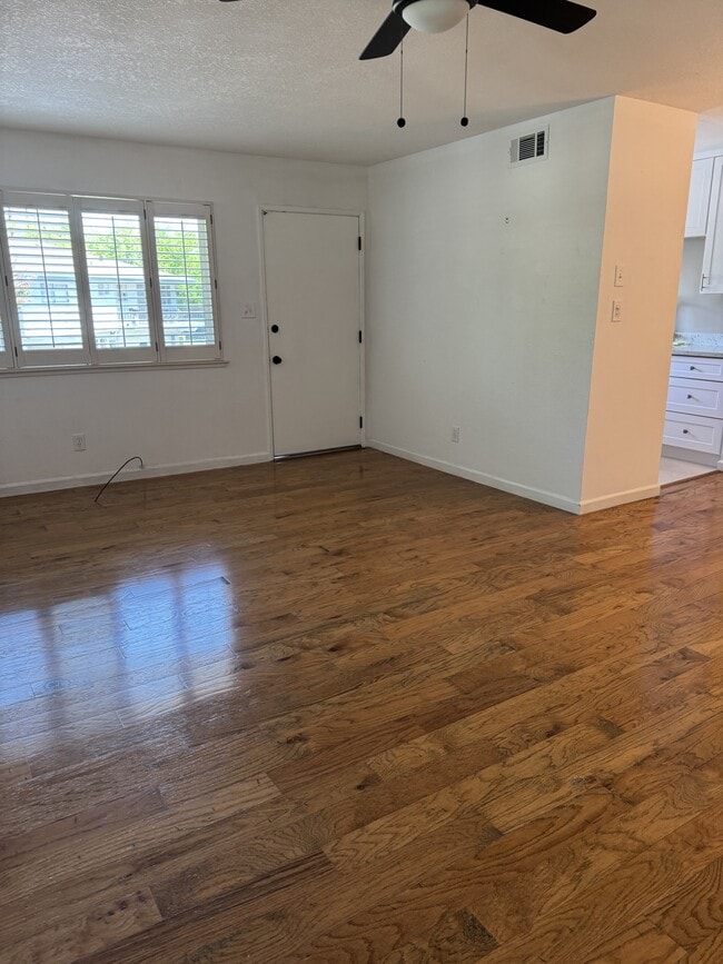 Building Photo - 240 Breuner Dr