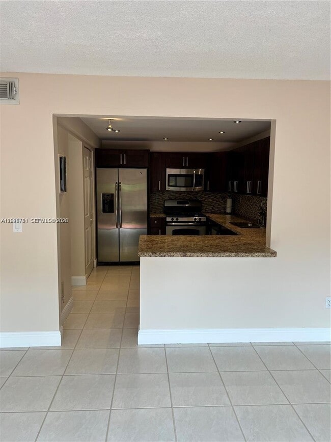 Building Photo - 6251 SW 116th Pl