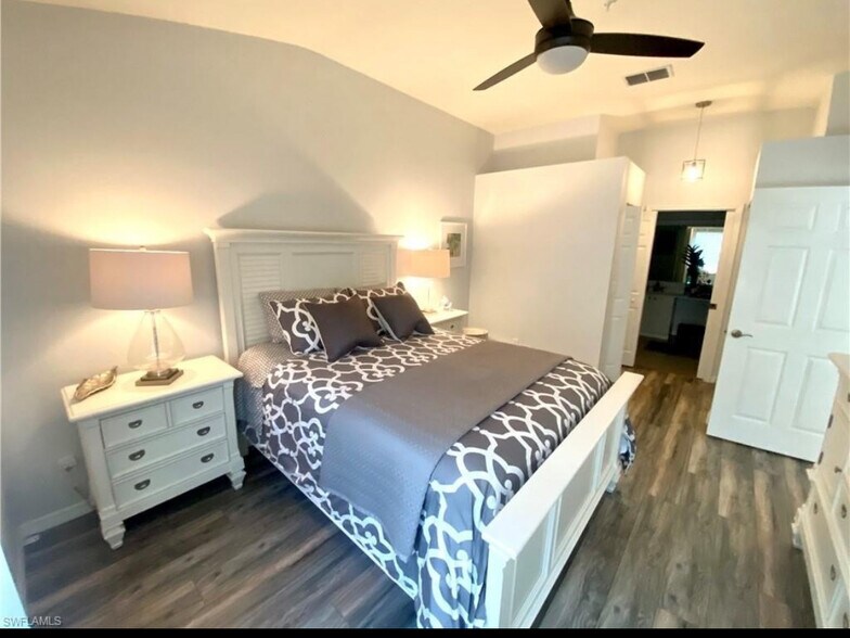 Master bedroomm - 6910 Satinleaf Rd N