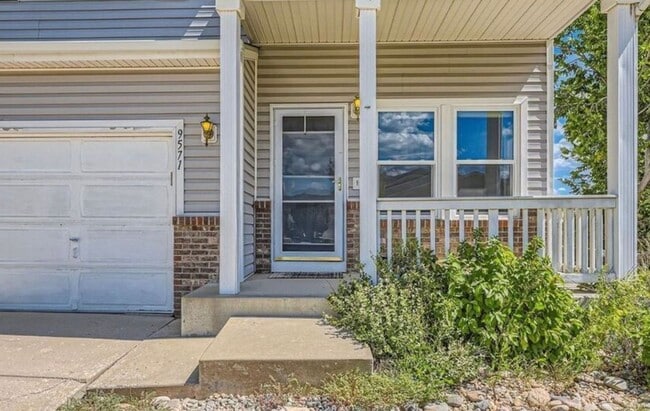 Building Photo - Beautiful Newly Remodeled Home in Roxborough Park
