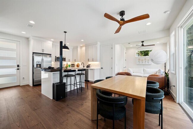 Building Photo - 2609 Willow St