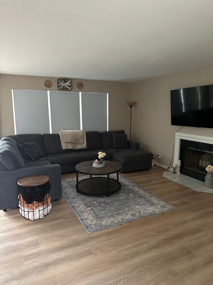 Building Photo - 102 Chancellor Ct