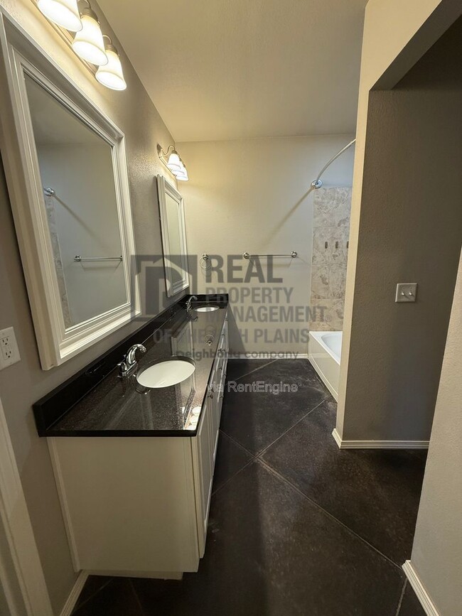 Building Photo - 7620 Legacy Pkwy
