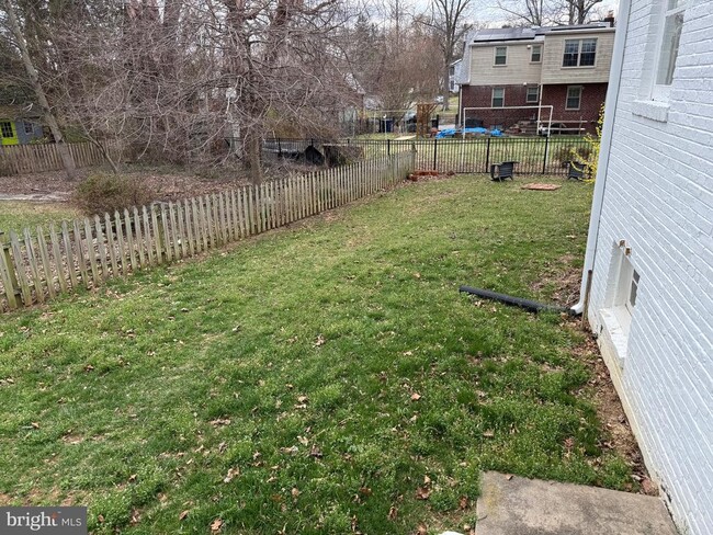 Building Photo - 2115 N Potomac St