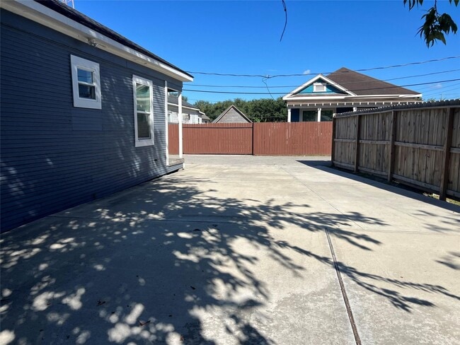 Building Photo - 1 Canal Ct