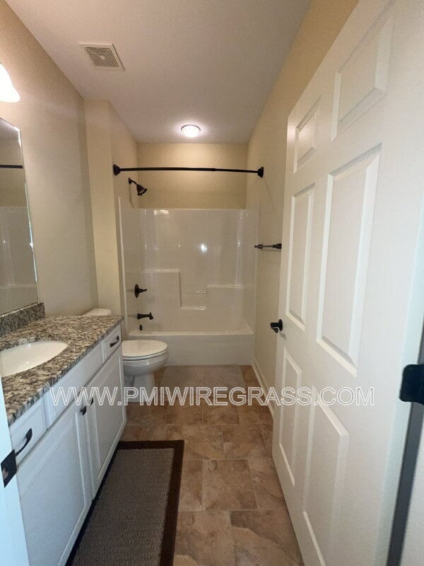 Building Photo - 306 Hidden Creek Cir