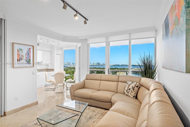 Building Photo - 4775 Collins Ave