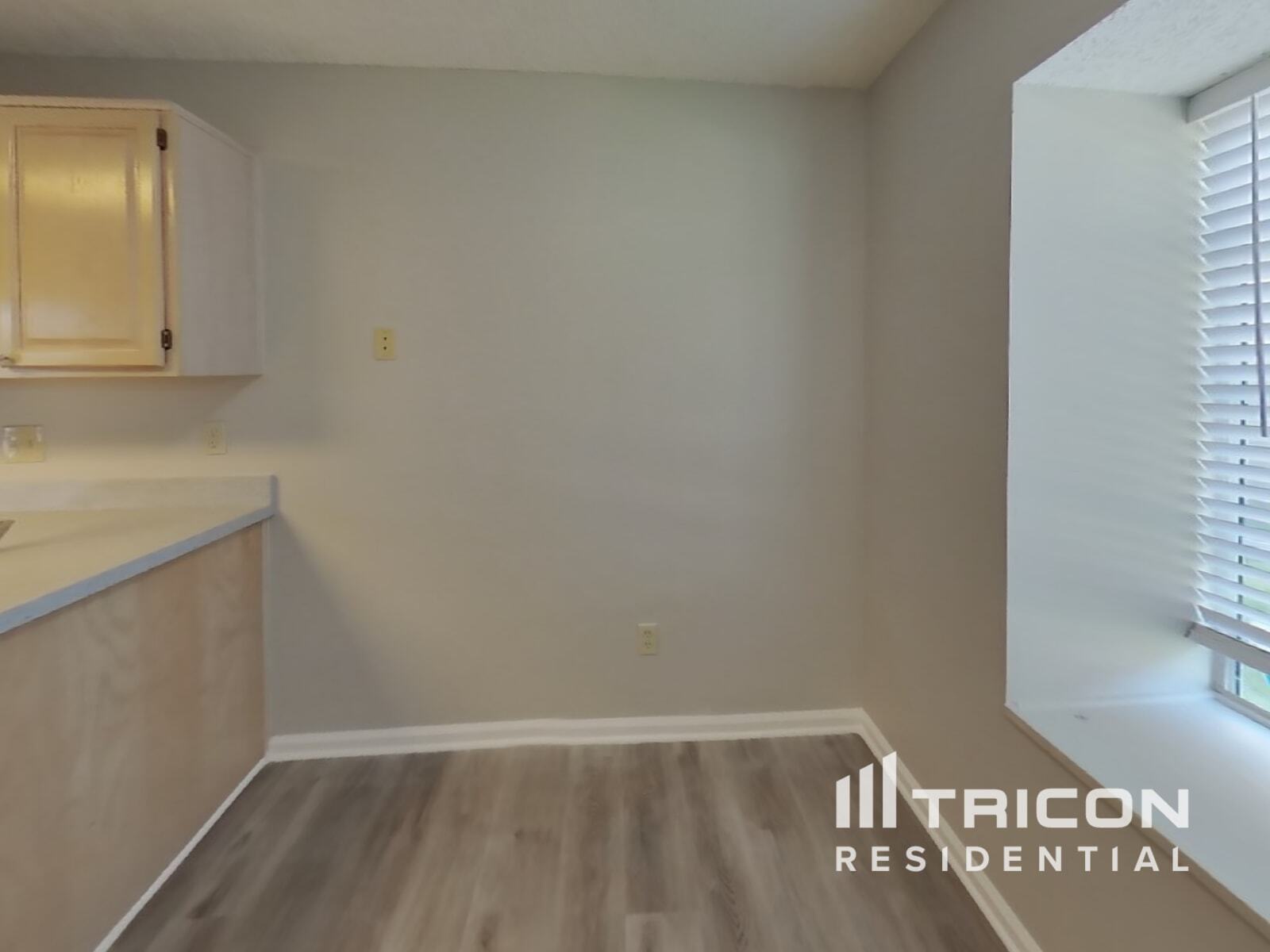 Building Photo - 3373 Millcrest Pl