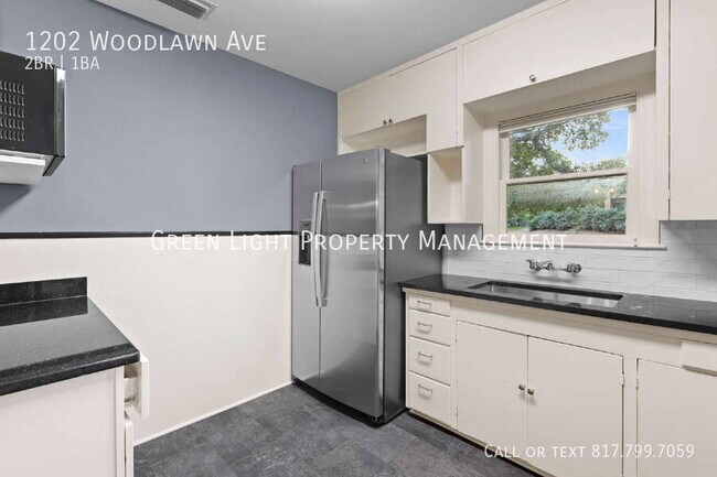 Building Photo - 1202 Woodlawn Ave