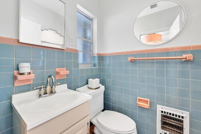 Building Photo - 5915 La Gorce Dr