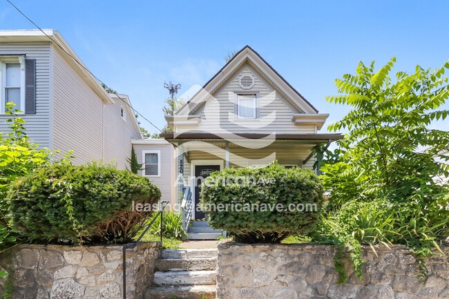 Building Photo - 820 Milton St