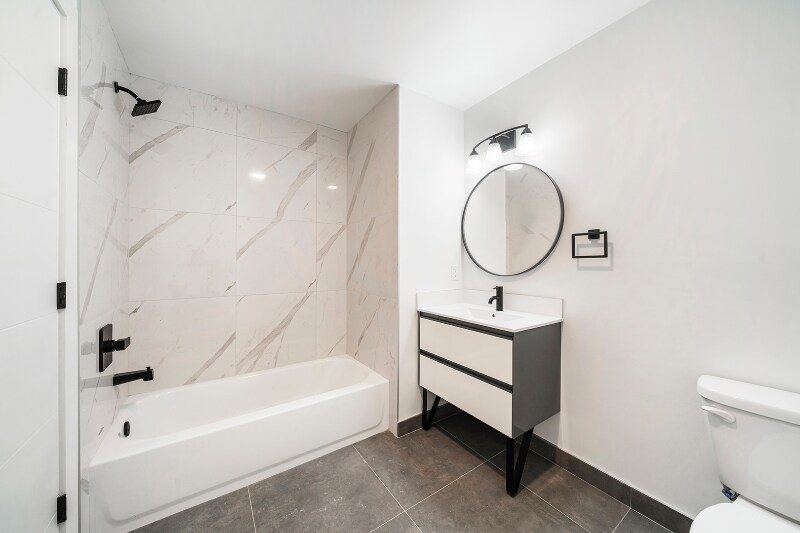 Building Photo - 242 Spring St