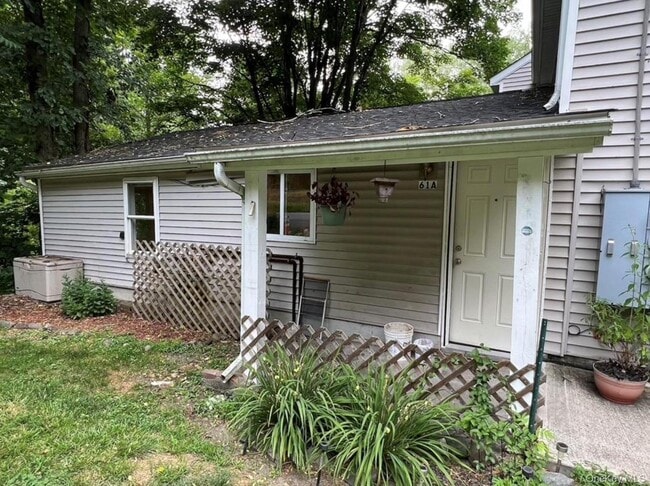 Building Photo - 63 Hudson St