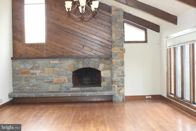 Building Photo - 10208 Sorrel Ave