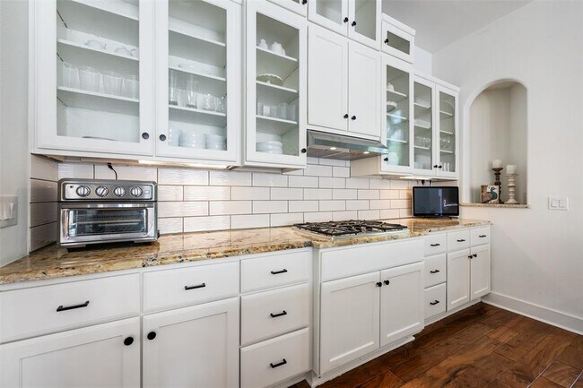 Building Photo - 64 Tiburon Dr