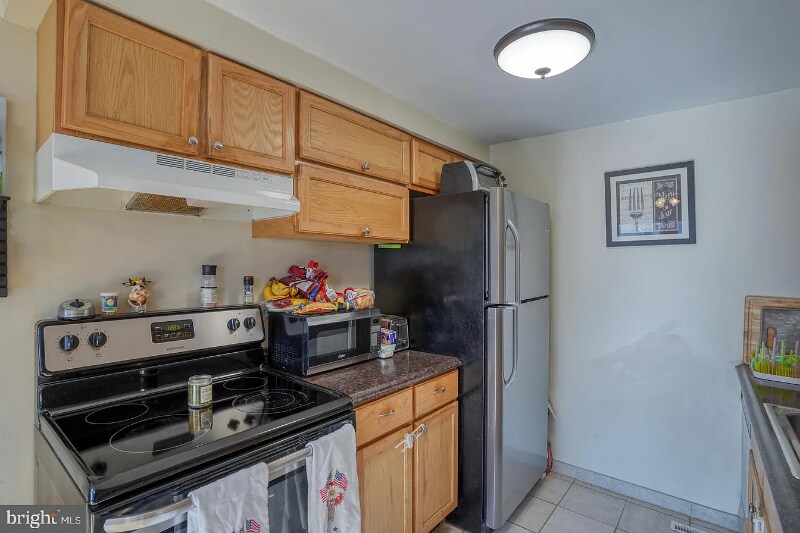 Building Photo - 102 Hopkins Ct