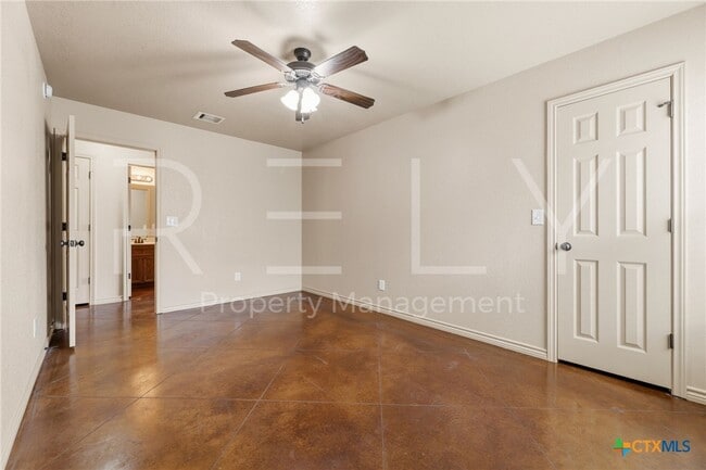 Building Photo - 603 B Karey Dr