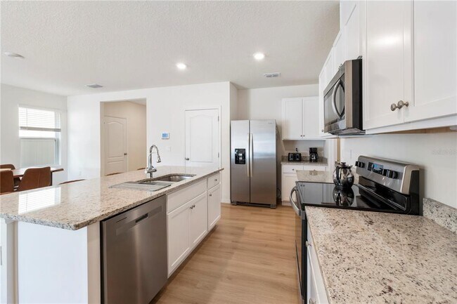 Building Photo - 2630 Angel Fls Dr