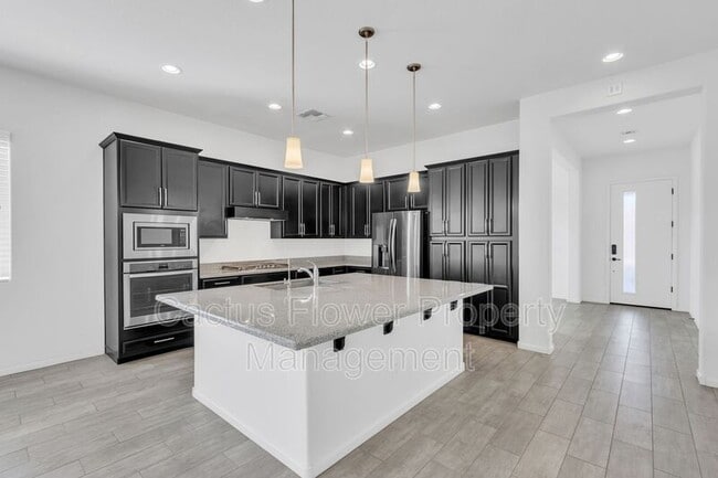 Building Photo - 45 N Iss Dr