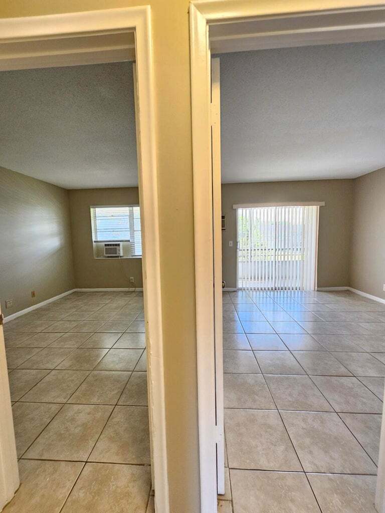 Building Photo - 114 Norwich E