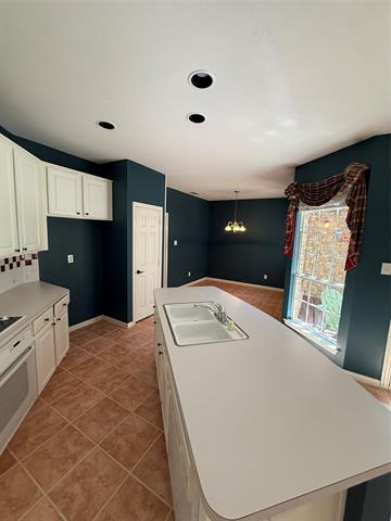 Building Photo - 2832 Lincolnshire Dr