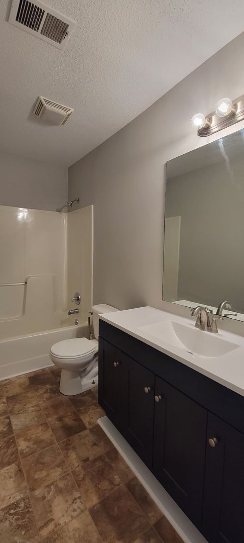 Building Photo - AFFORDABLE AND SPACIOUS
