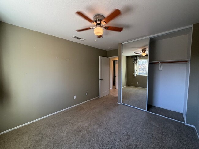 Building Photo - 37836 Divot Dr