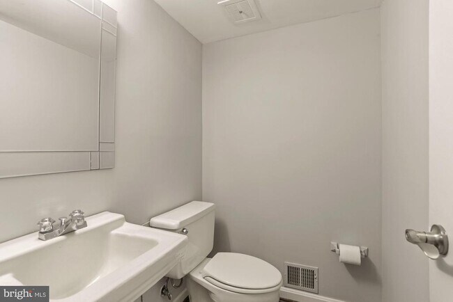 Building Photo - 1011 Shipman Ln